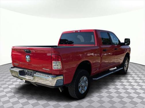 2024 RAM 2500 Big Horn Crew Cab 4x4 6'4' Box