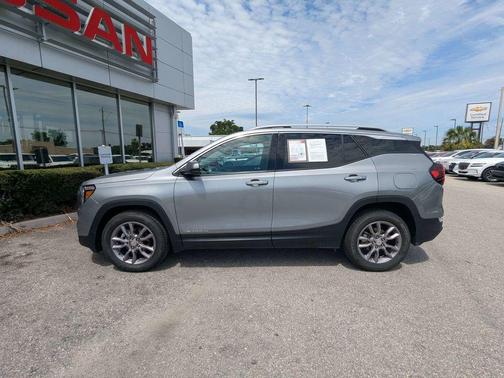 Sterling Metallic 2024 GMC Terrain SLT