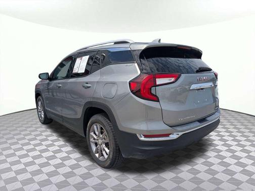 Sterling Metallic 2024 GMC Terrain SLT