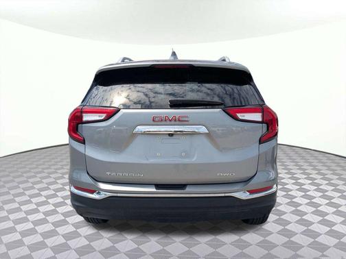 Sterling Metallic 2024 GMC Terrain SLT