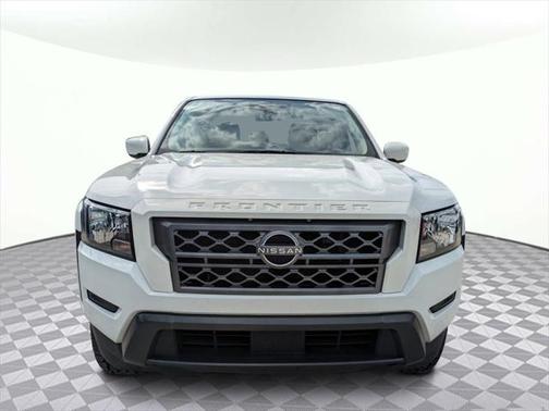 Glacier White 2023 Nissan Frontier SV