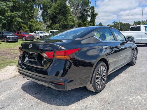 Super Black 2025 Nissan Altima 2.5 SV