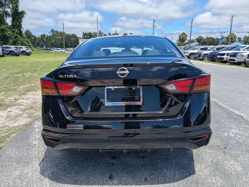 Super Black 2025 Nissan Altima 2.5 SV