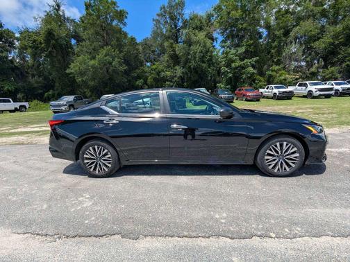 Super Black 2025 Nissan Altima 2.5 SV