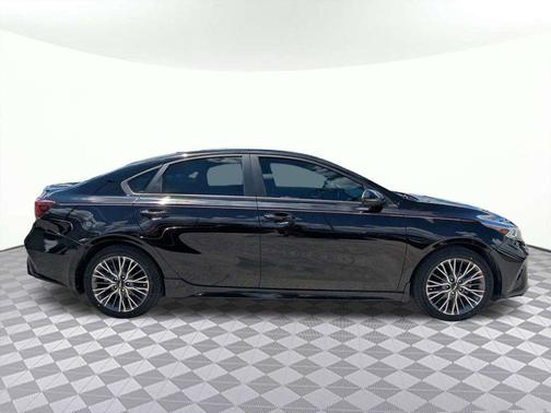 Aurora Black 2024 Kia Forte GT-Line