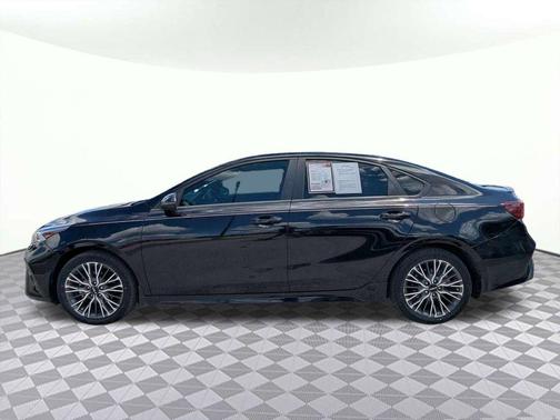 Aurora Black 2024 Kia Forte GT-Line