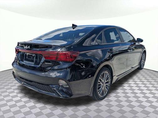 Aurora Black 2024 Kia Forte GT-Line