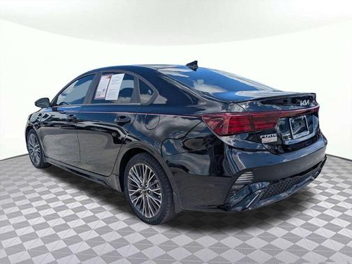 Aurora Black 2024 Kia Forte GT-Line