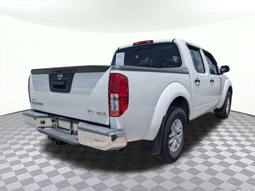 Glacier White 2019 Nissan Frontier SV