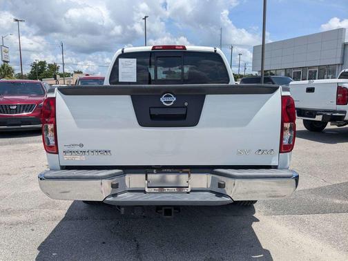 Glacier White 2019 Nissan Frontier SV