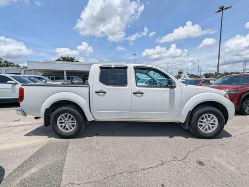 Glacier White 2019 Nissan Frontier SV
