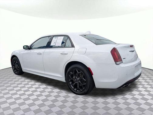 Bright White 2023 Chrysler 300 Touring