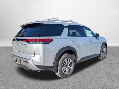 2025 Nissan Pathfinder SL 4WD