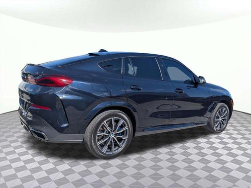 2021 BMW X6 M50i