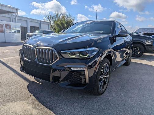 2021 BMW X6 M50i