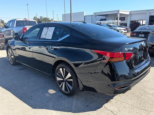 2021 Nissan Altima 2.5 SV