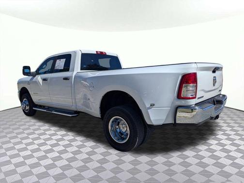 2024 RAM 3500 Big Horn Crew Cab 4x4 8' Box
