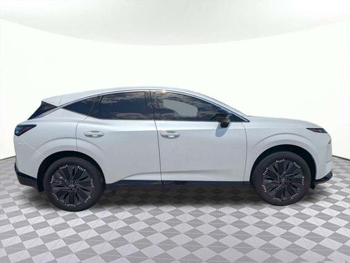 Everest White Pearl Tricoat 2025 Nissan Murano Platinum