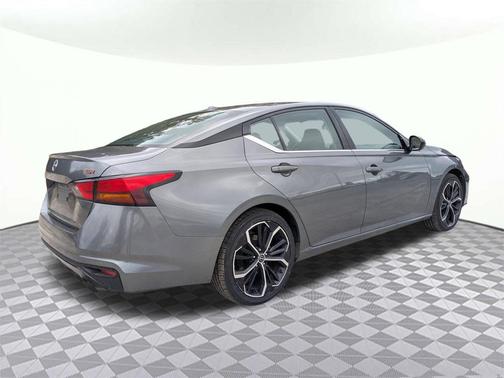 2023 Nissan Altima SR FWD