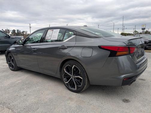 2023 Nissan Altima SR FWD