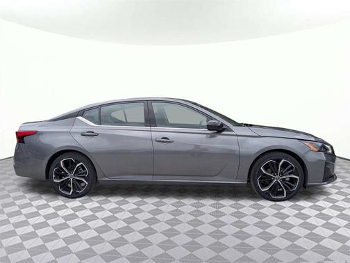 2023 Nissan Altima SR FWD