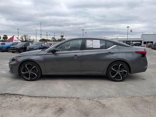 2023 Nissan Altima SR FWD