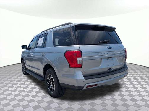 ICONIC SILVER METALLIC 2024 Ford Expedition XLT