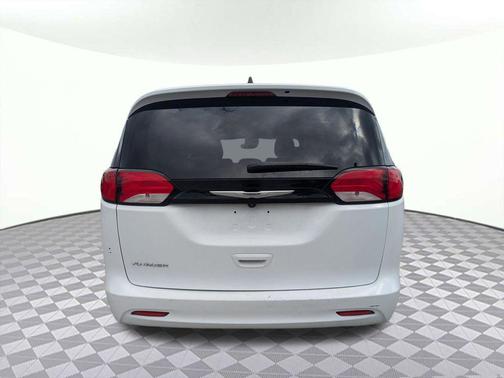 Bright White Clearcoat 2023 Chrysler Voyager LX
