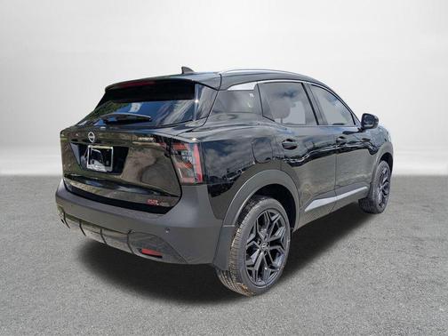 Super Black 2026 Nissan Kicks SR