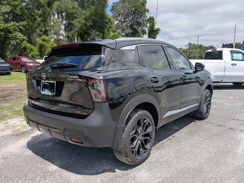Super Black 2026 Nissan Kicks SR