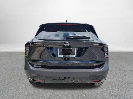 Super Black 2026 Nissan Kicks SR