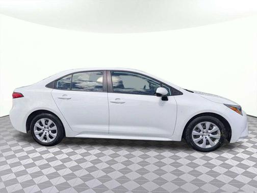 Ice Cap 2025 Toyota Corolla LE