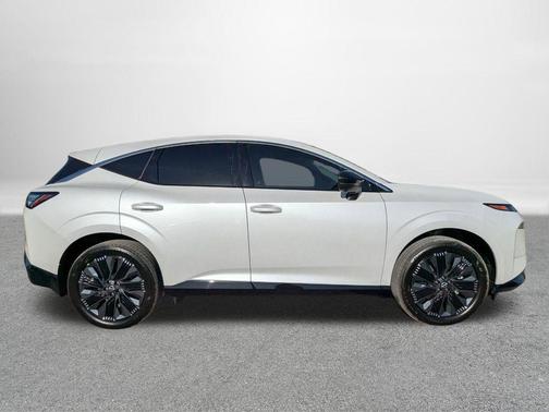 Everest White Pearl Tricoat 2026 Nissan Murano Platinum