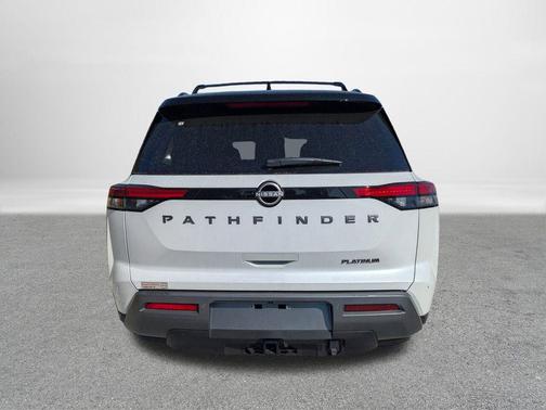 Everest White Pearl Tricoat/Super Black 2026 Nissan Pathfinder Platinum