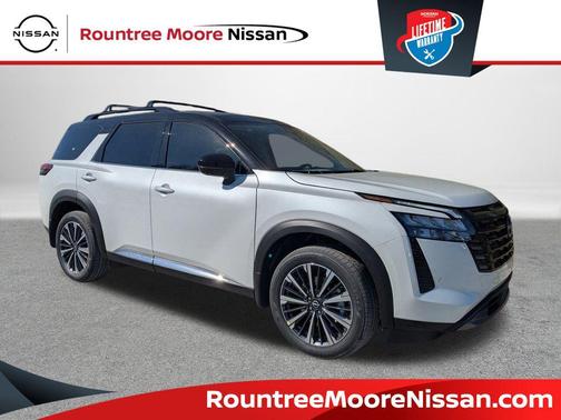 Everest White Pearl Tricoat/Super Black 2026 Nissan Pathfinder Platinum