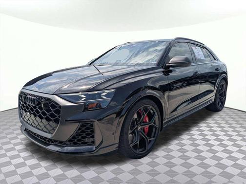 Mythos Black Metallic 2025 Audi RS Q8 4.0T