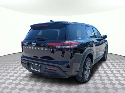 2024 Nissan Pathfinder S FWD