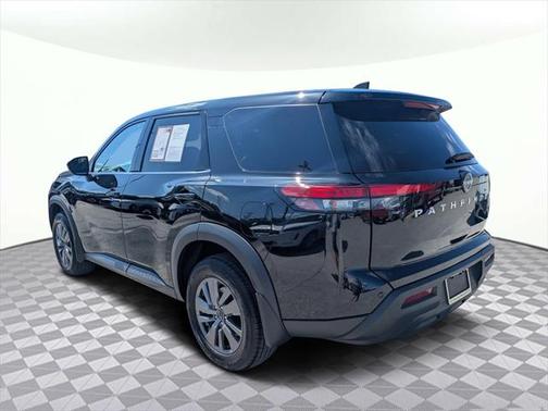 2024 Nissan Pathfinder S FWD