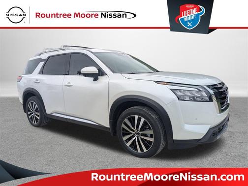 2025 Nissan Pathfinder Platinum FWD