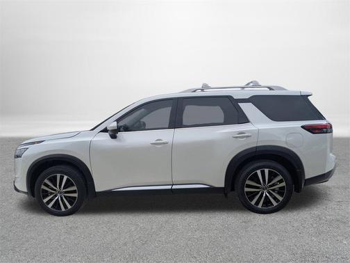 2025 Nissan Pathfinder Platinum FWD