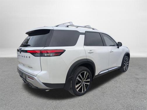 2025 Nissan Pathfinder Platinum FWD