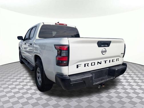 2022 Nissan Frontier S