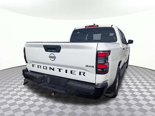 2022 Nissan Frontier S