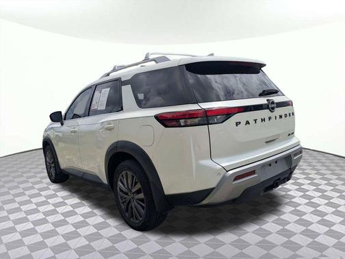 Pearl White Tricoat 2023 Nissan Pathfinder SL 4WD
