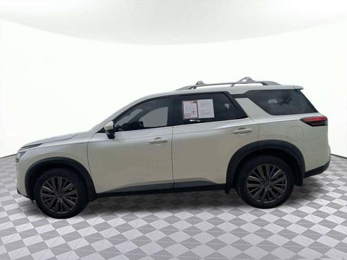 Pearl White Tricoat 2023 Nissan Pathfinder SL 4WD