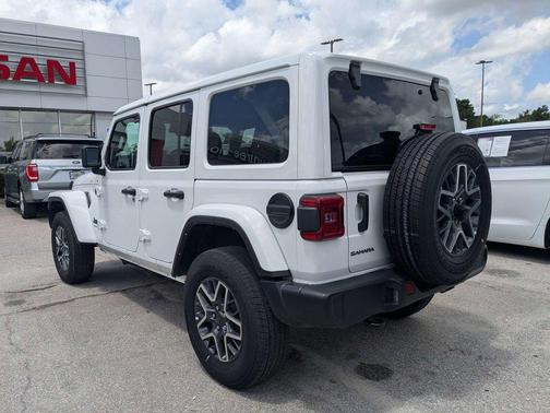 Bright White Clearcoat 2025 Jeep Wrangler 4-Door Sahara 4x4