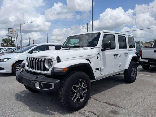 Bright White Clearcoat 2025 Jeep Wrangler 4-Door Sahara 4x4