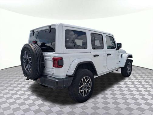 Bright White Clearcoat 2025 Jeep Wrangler 4-Door Sahara 4x4