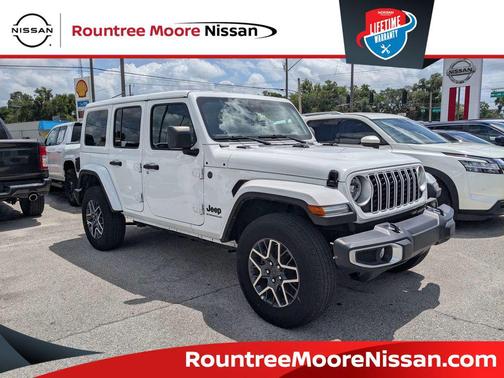 Bright White Clearcoat 2025 Jeep Wrangler 4-Door Sahara 4x4