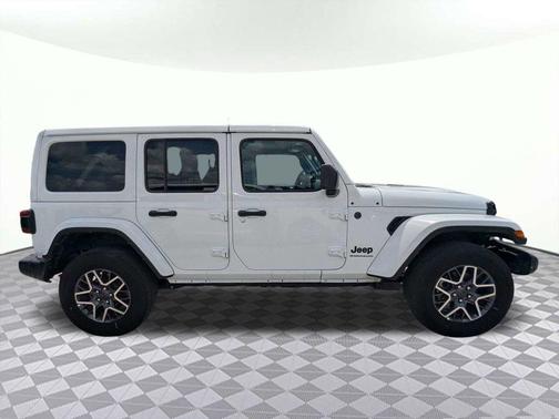 Bright White Clearcoat 2025 Jeep Wrangler 4-Door Sahara 4x4